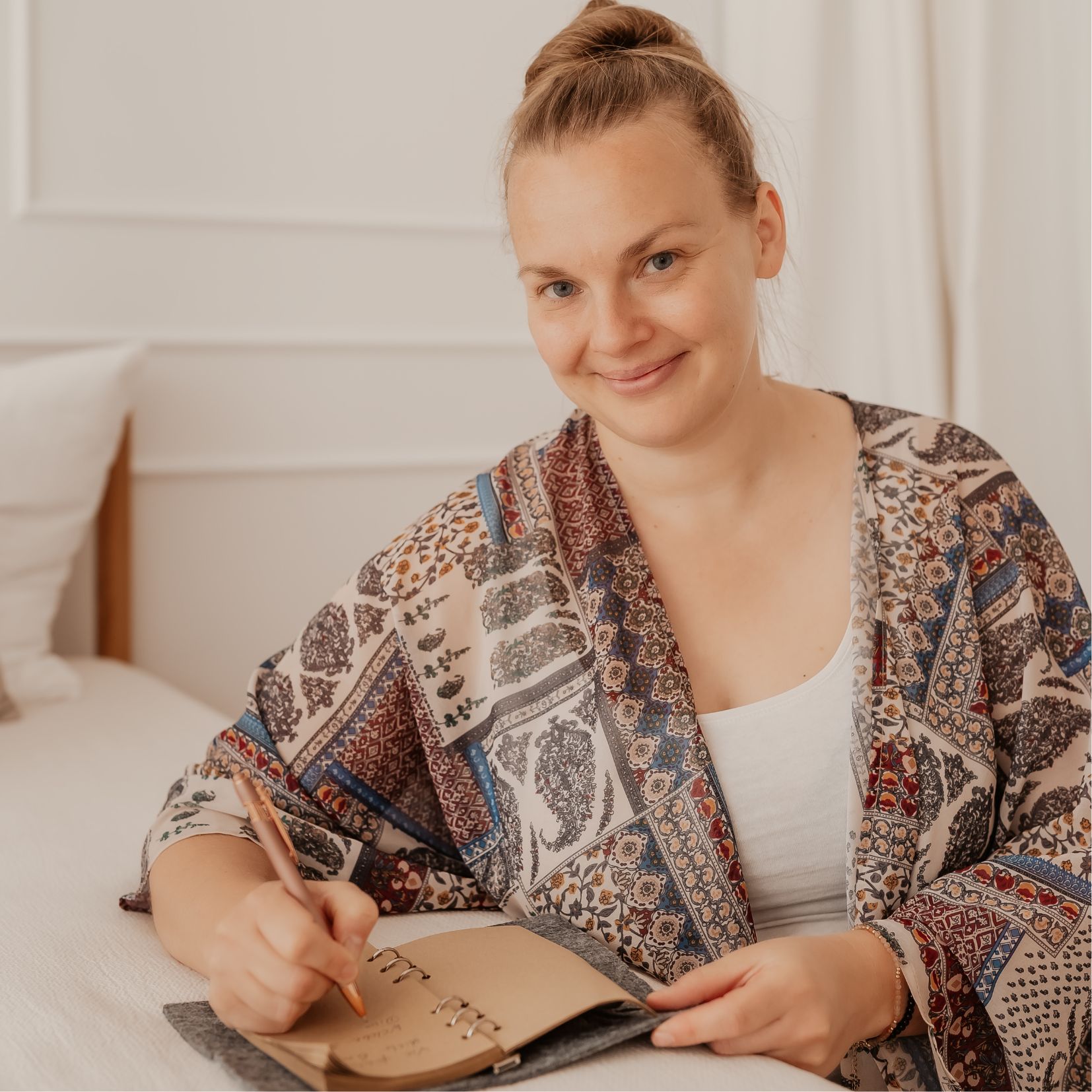 Melanie J., Yogalehrerin & Expertin für starke Mamas