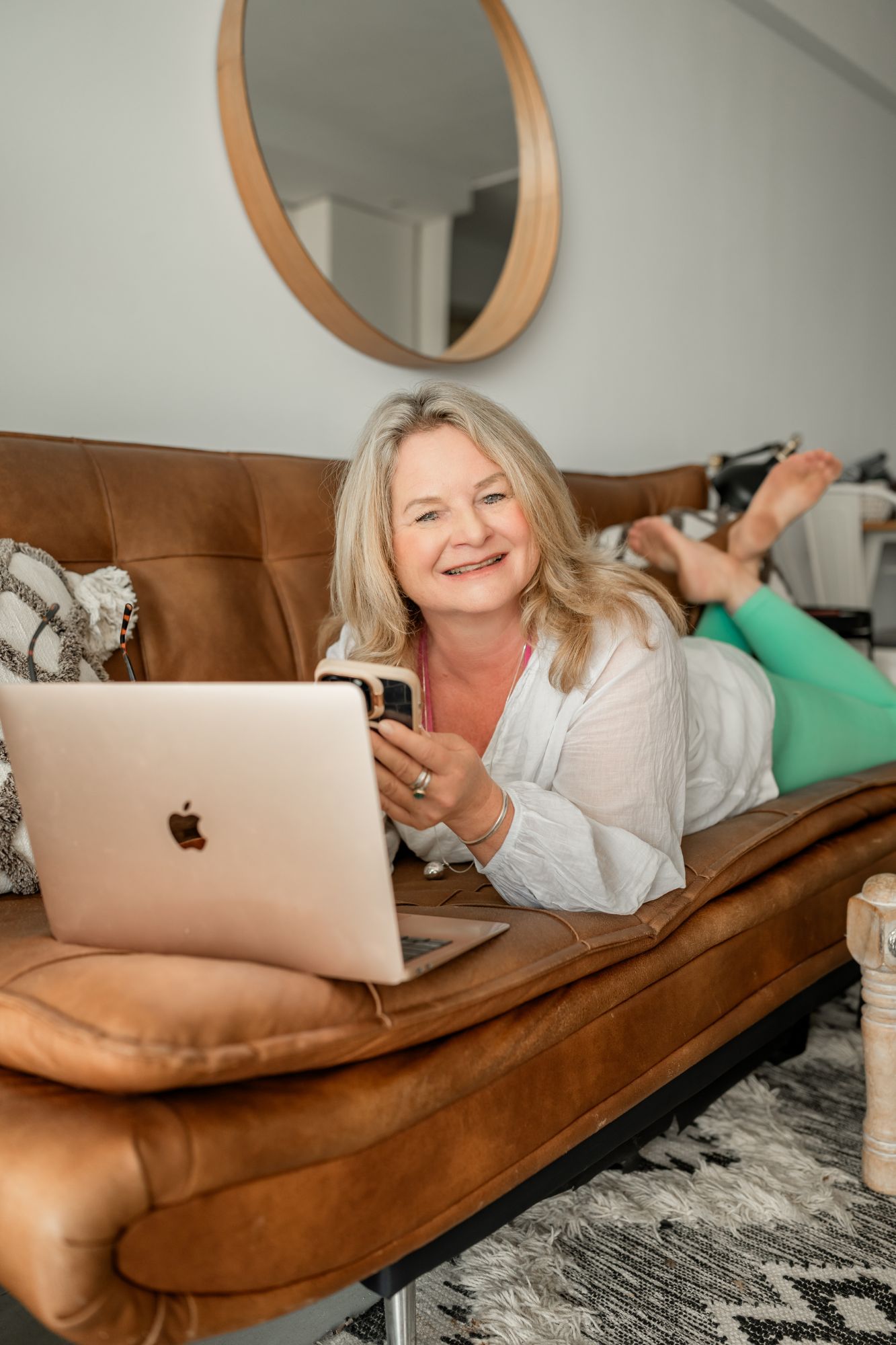 Tanja hochkant liegend Laptop